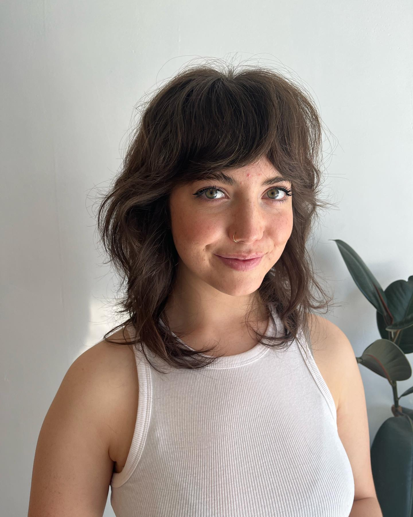 Top Mid-Length Haircuts for Women: Trendy and Stylish Ideas for 2024