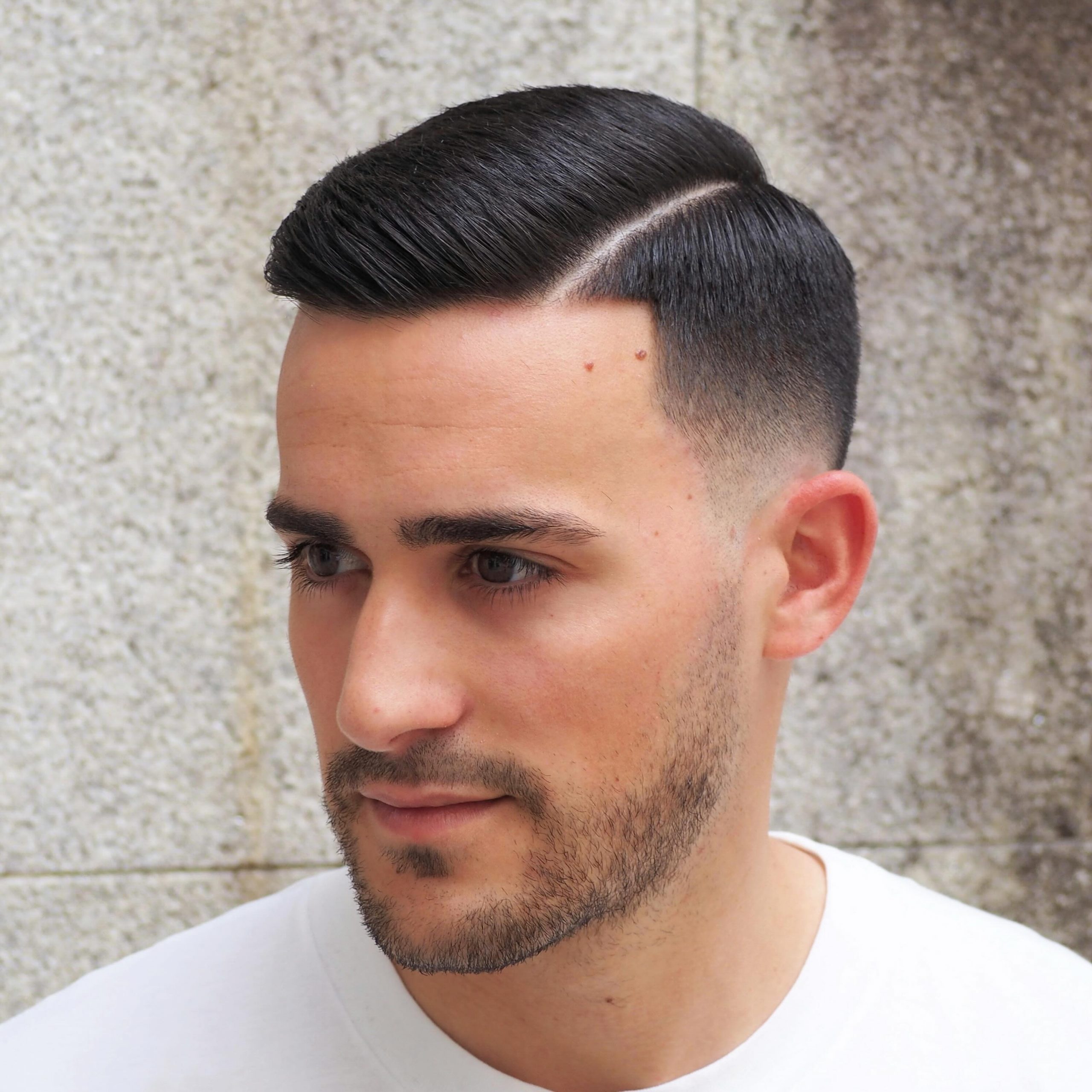 Best Men's Haircuts for Oblong Face Shapes: Top Styles for Men and Women in 2024