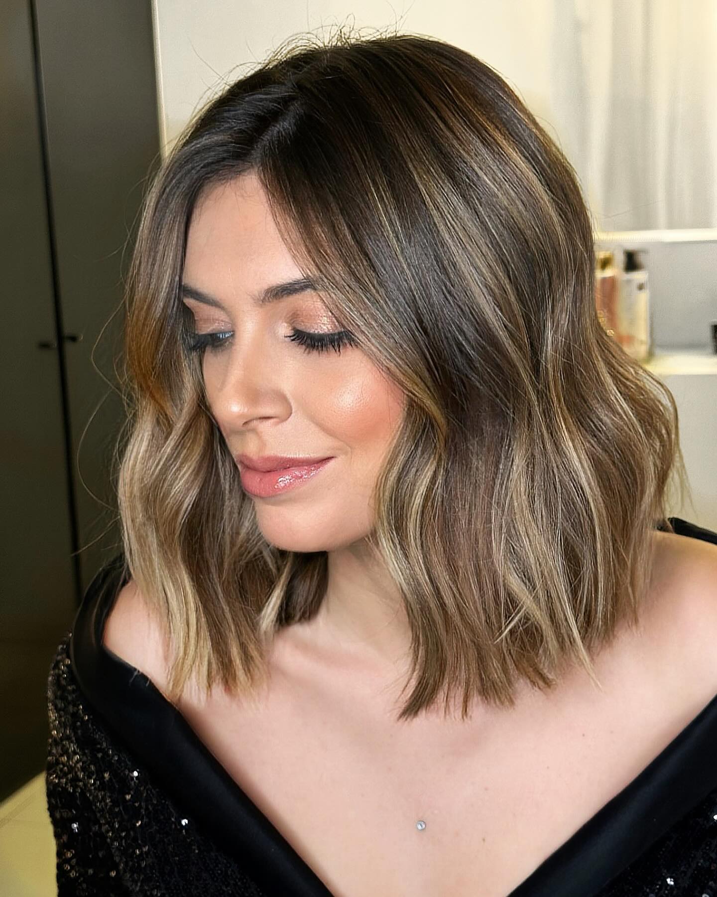 Trendy Shoulder Length Haircuts for Women: Ideas for Stylish Medium Length Hairstyles in 2024