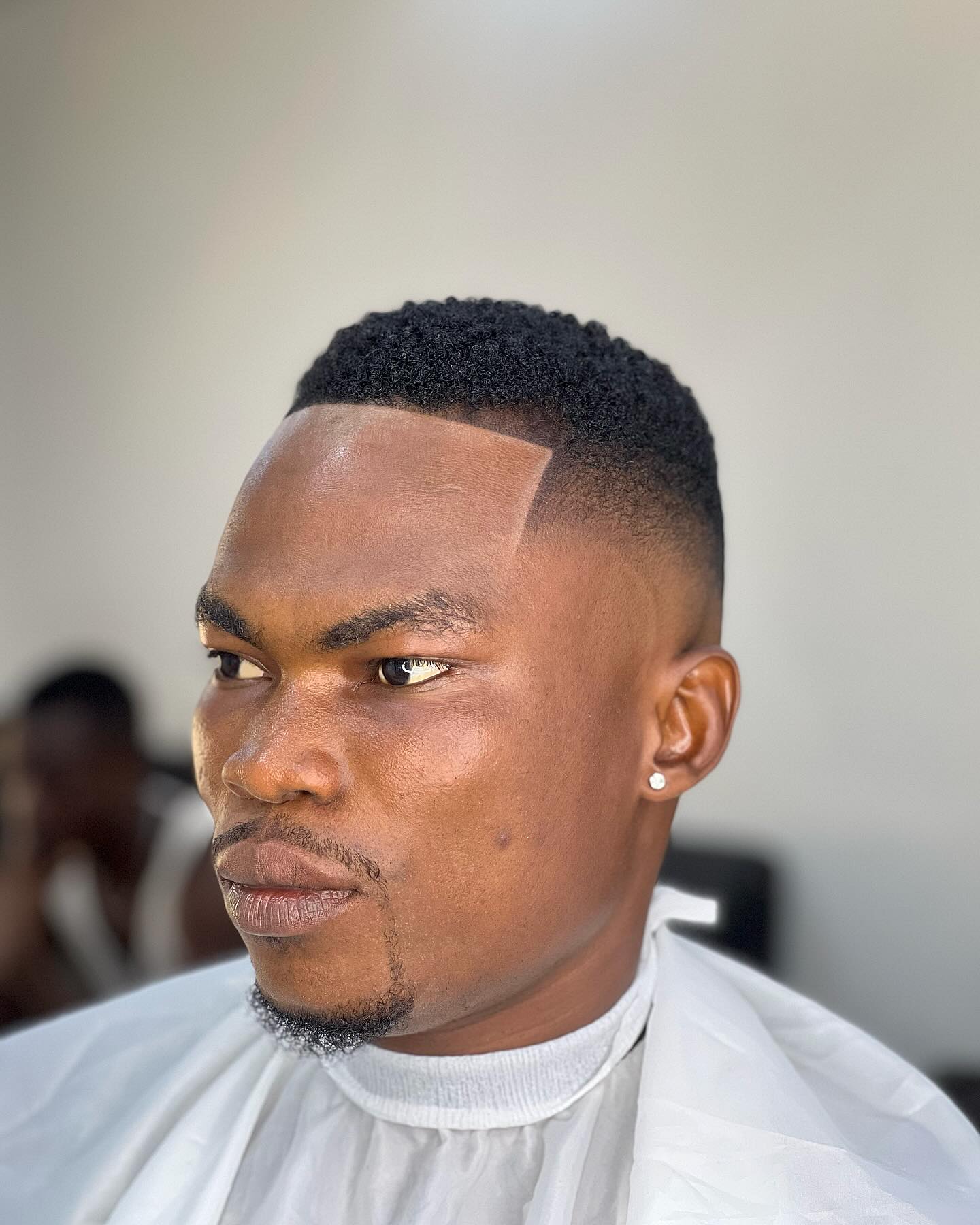 Trendy Black Men's Fade Haircut Styles for 2024: Fresh Ideas for Men and Women